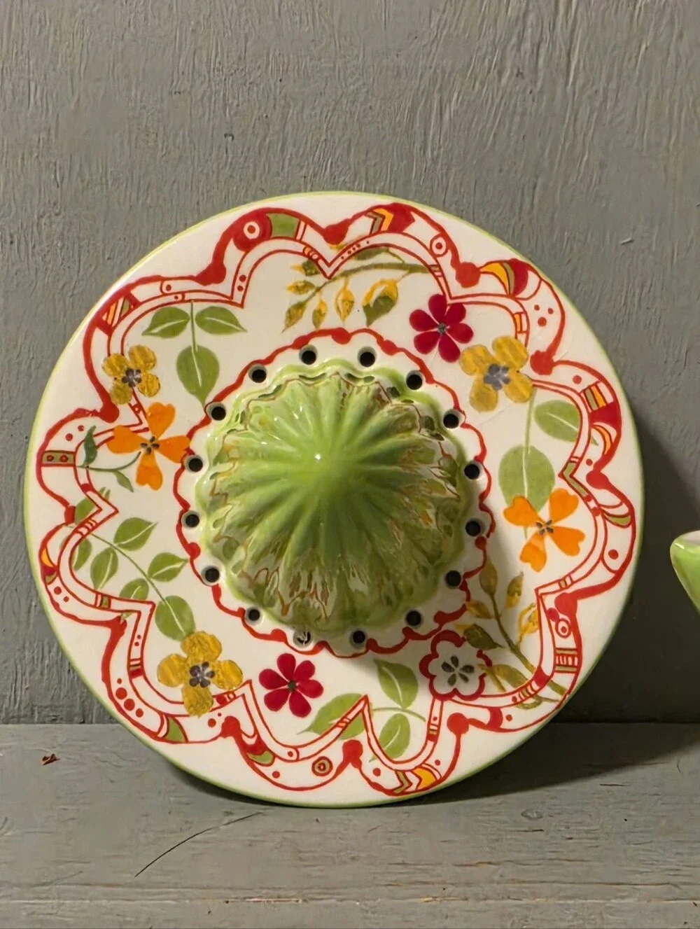 Ceramic Floral Citrus Juicer - Lime Green